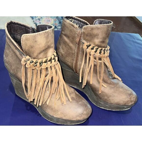 Sbicca Vintage Fringe Boots - Picture 2 of 7